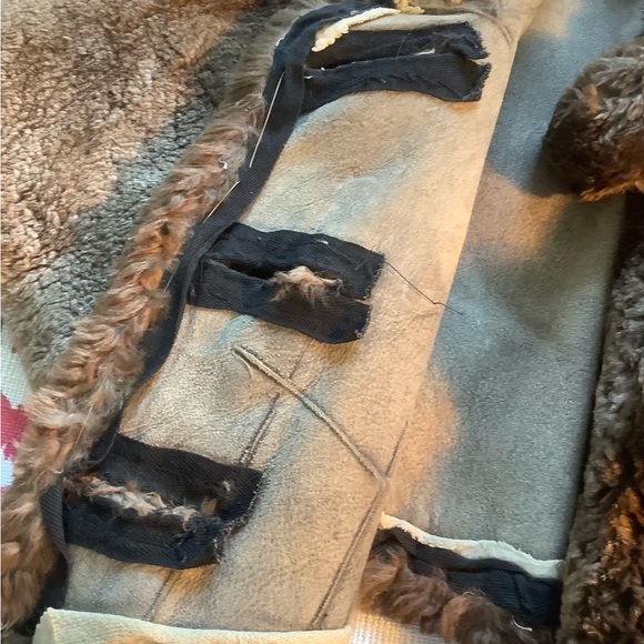 Vintage Brown Shearling Large Button Capelet - Picture 8 of 12